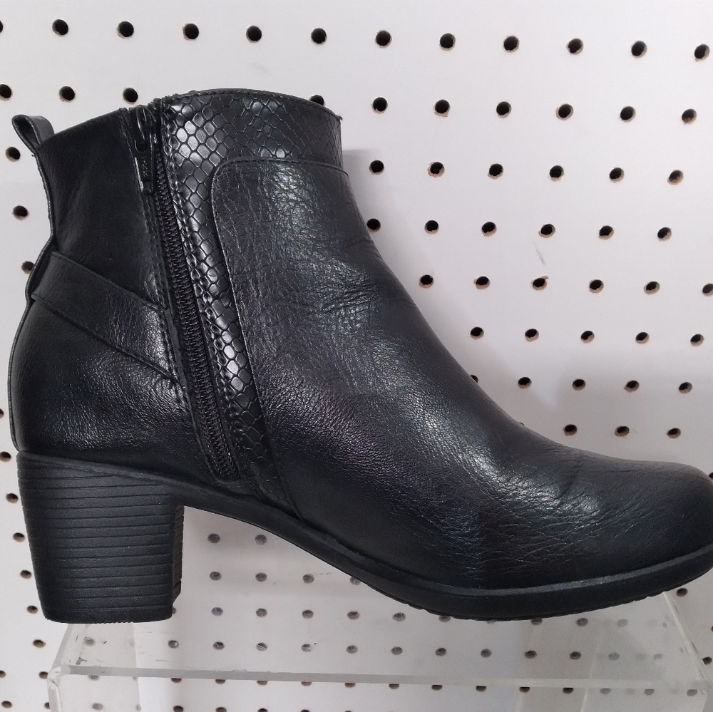 Women’s Black Boots | Comfort Lightweight Buckle Mid Ankle Booties Zip up 8 W - Picture 4 of 9